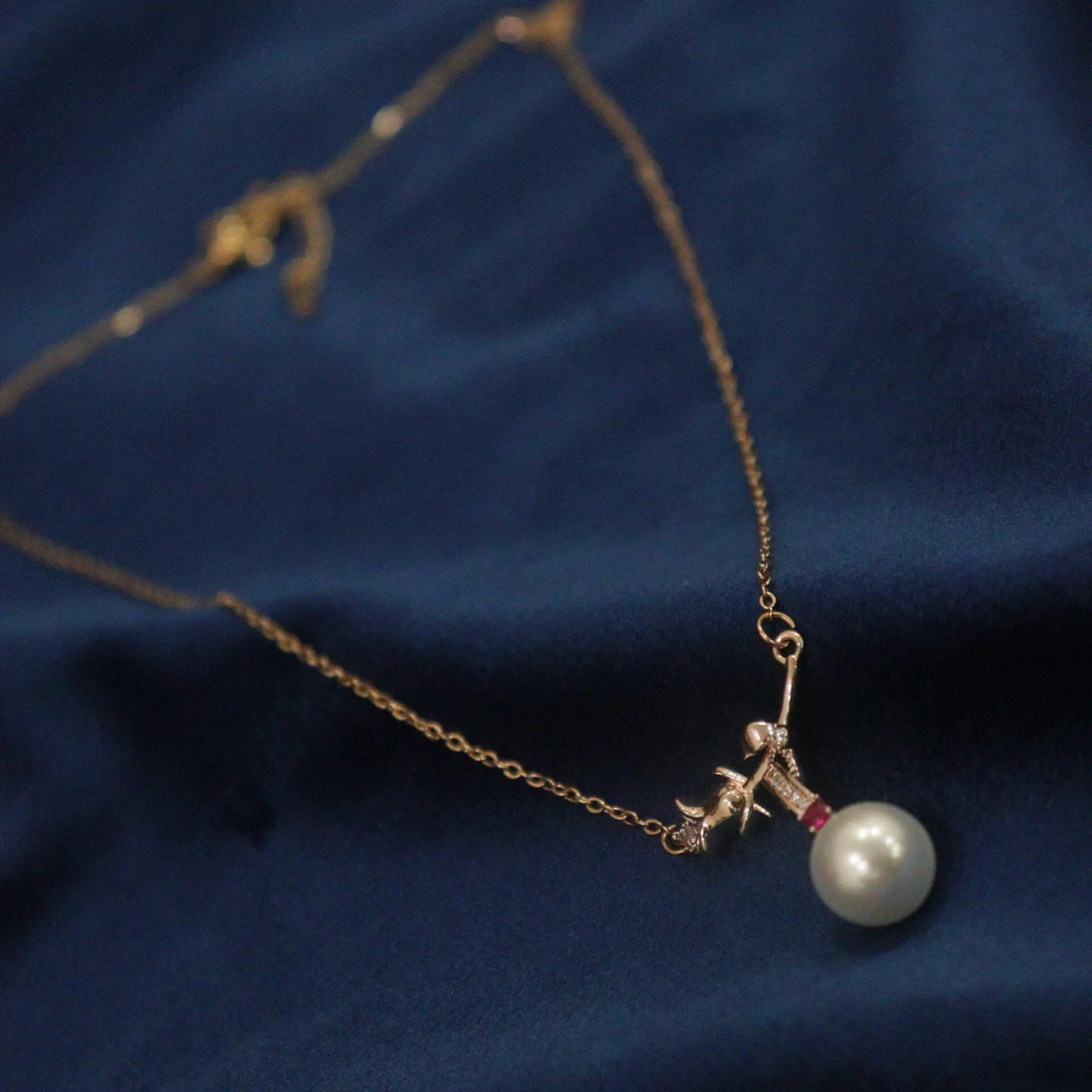 Indus Groovy Stainless Stun Pearl Chain Pendant