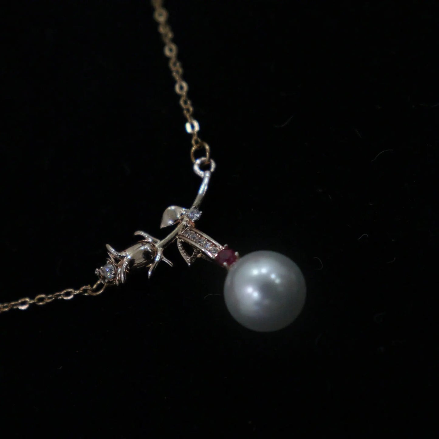 Indus Groovy | Stainless Beautiful Pearl Pendent