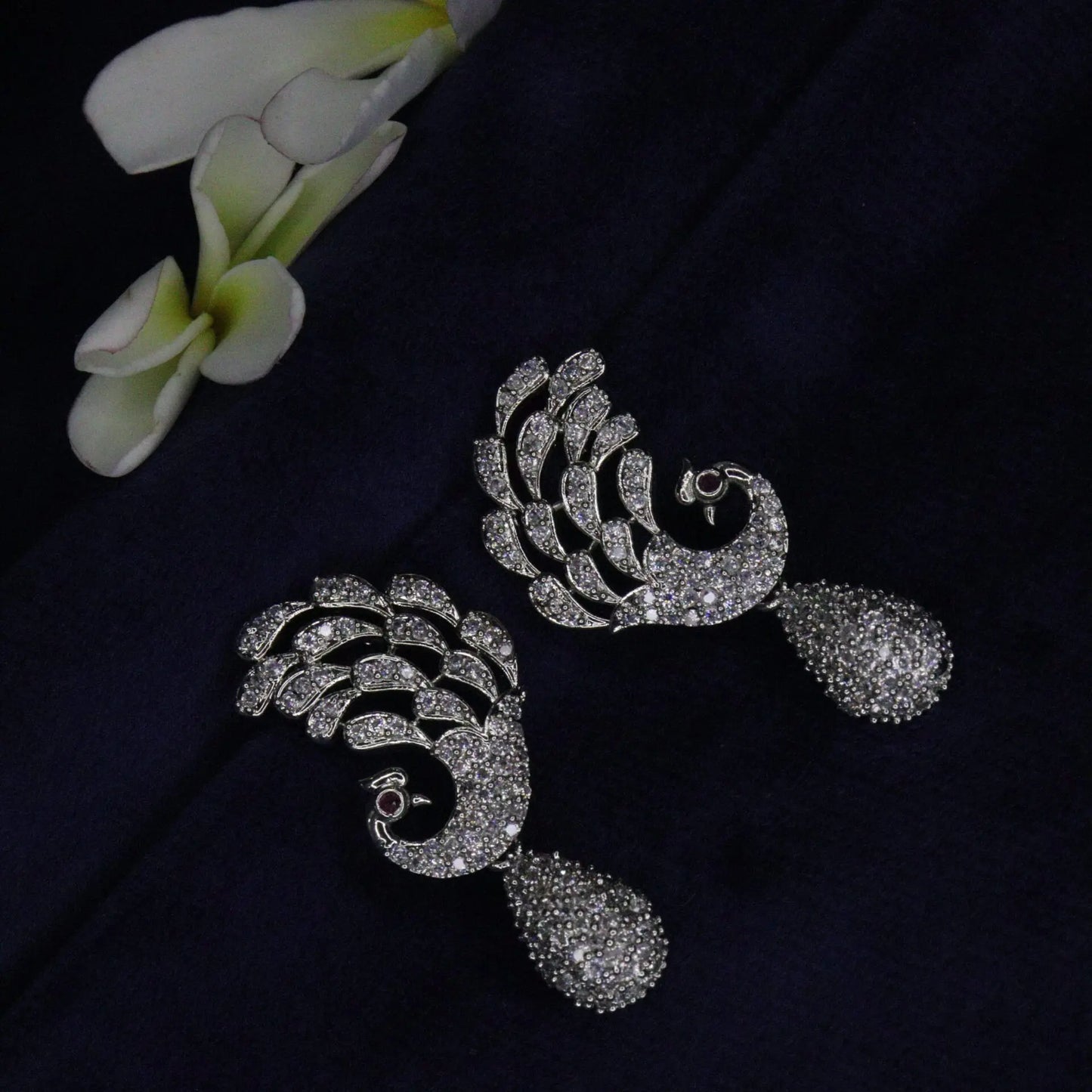 Sygnet Beautiful Swan American Diamond Earring